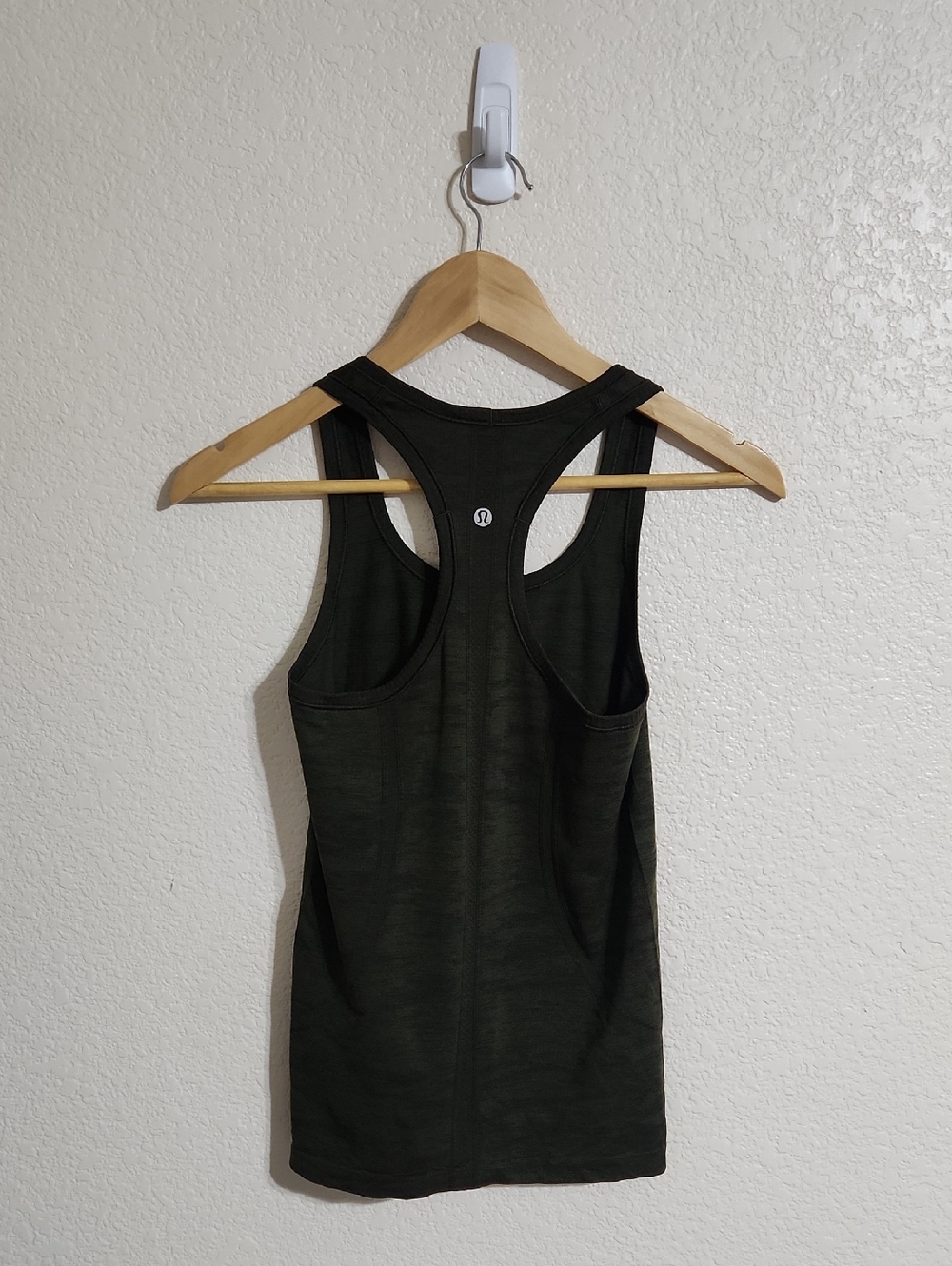 Lululemon Athletica Tank Top Swiftly Tech Dark Green Brave Olive Black Size 4 - Picture 7 of 10